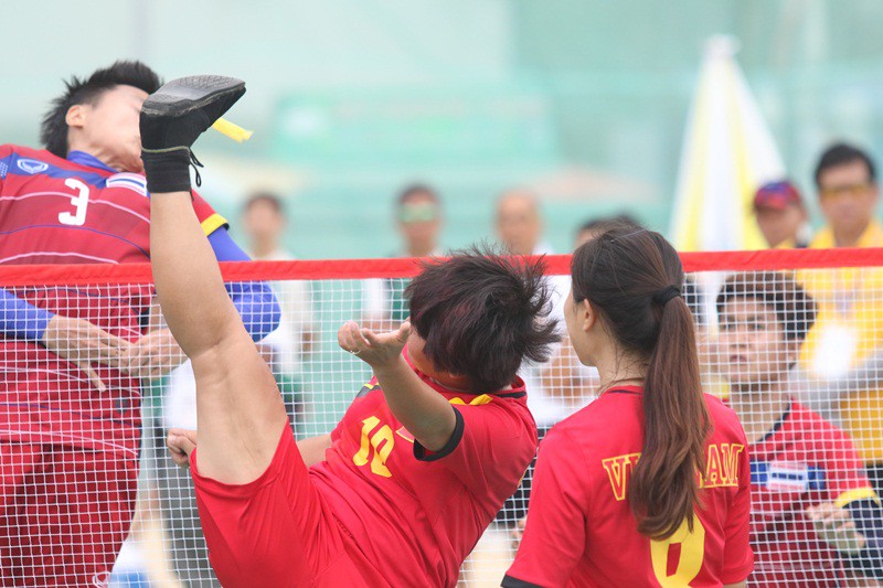 Đội tuyển nữ chủ nhà sau đó cũng thắng dễ Thái Lan ở trận chung kết