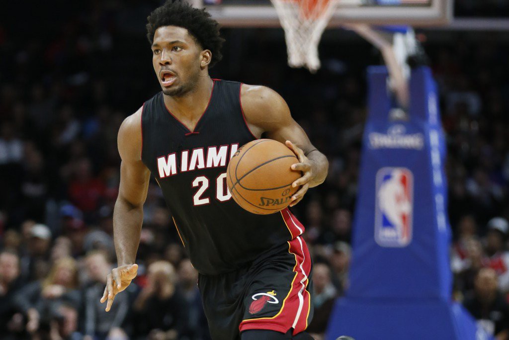 Justise Winslow nghỉ hết phần còn lại của mùa giải vì chấn thương vai