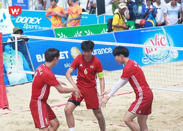 Đội tuyển Hàn Quốc cũng nhận được sự cổ vũ nhiệt tình của khán giả