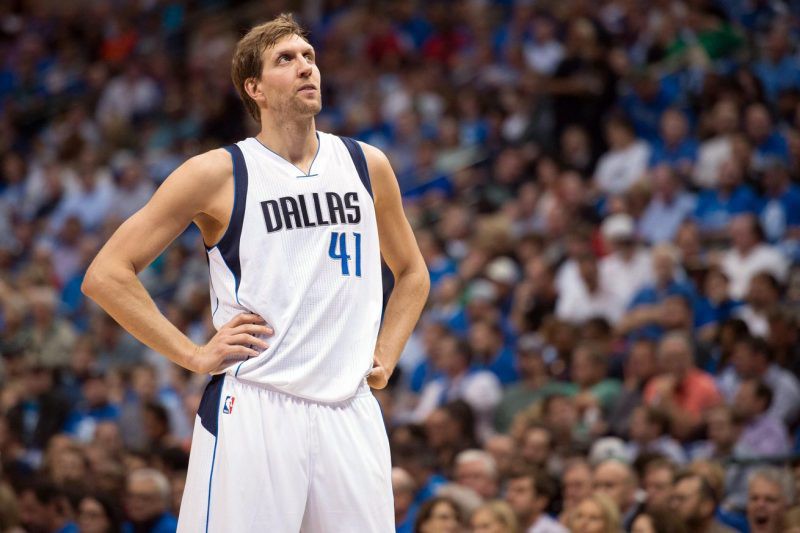 Dirk Nowitzki cẩn trọng với chấn thương gót chân