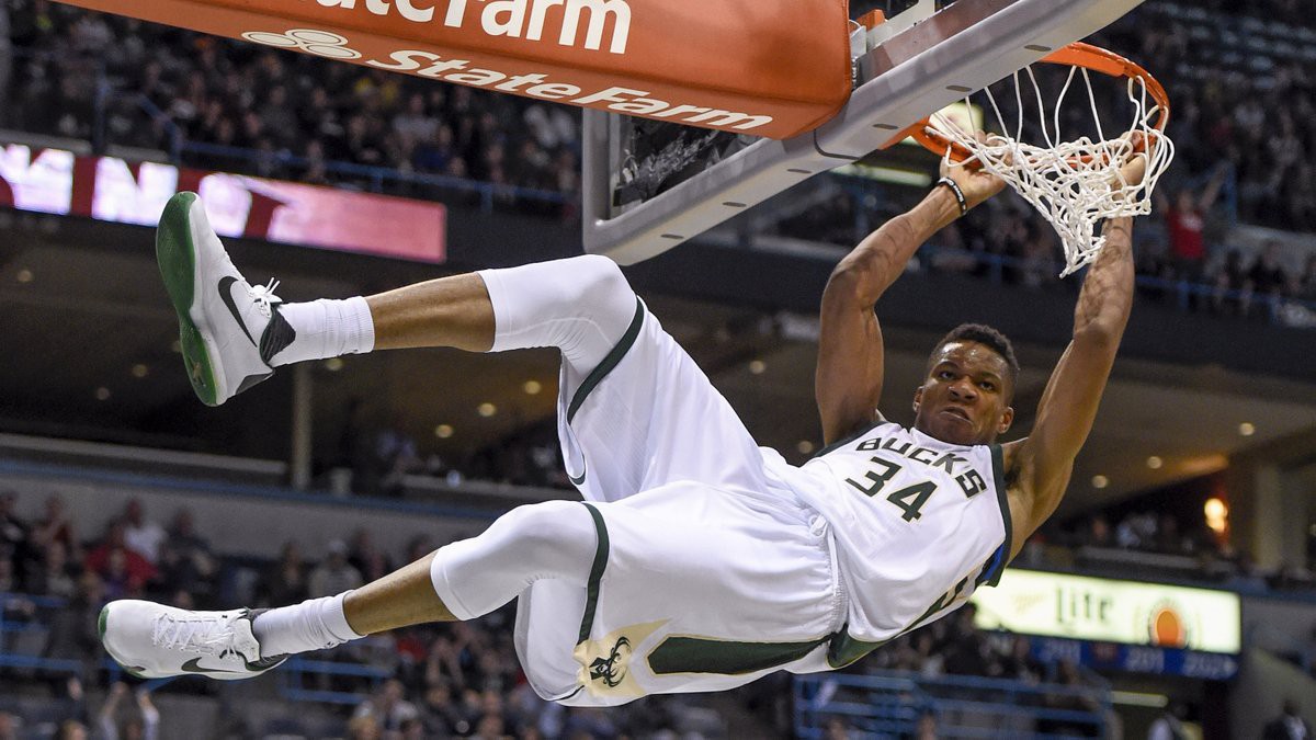 Giannis Antetokounmpo mới chỉ 22 tuổi