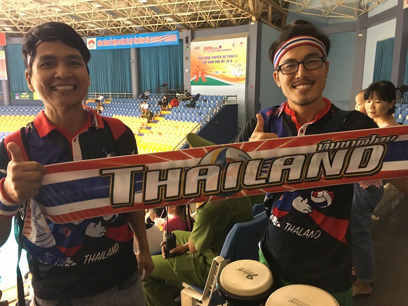Tony và M, hai CĐV nổi bật nhất của Thái Lan