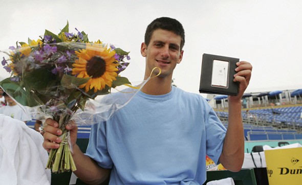 Chiếc cúp đầu tiên của Djokovic là... 1 chiếc máy iPod