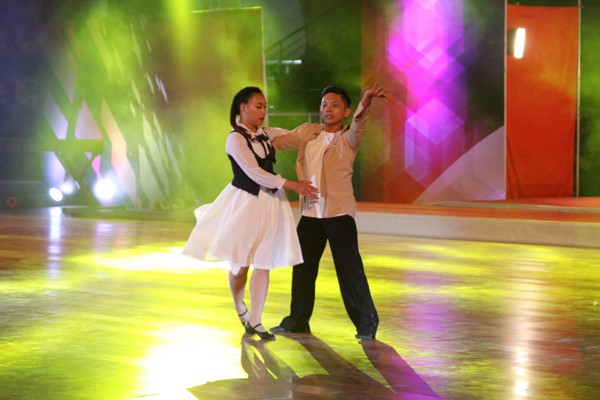  Hai VĐV Phan Hiển và Trần Lan Hương với điệu Latin Showdance đầy xúc động.