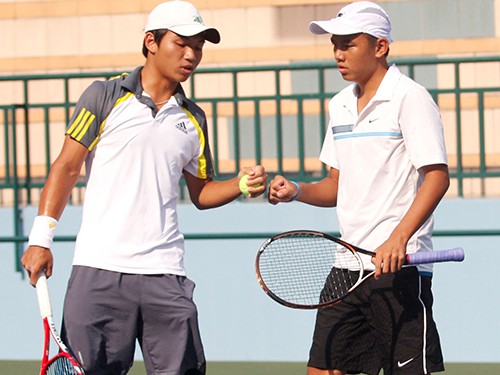 Hoàng Nam và Hoàng Thiên là 2 nhân tố chính giúp VN lọt vào vòng 2 của Davis Cup