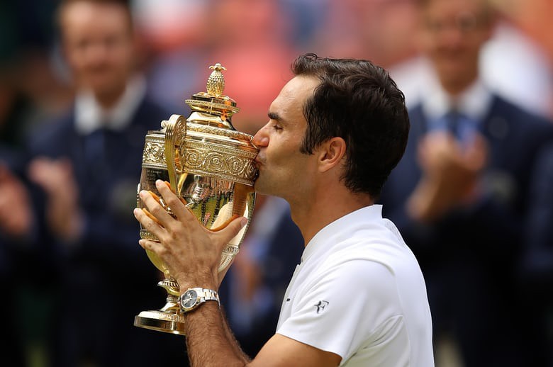 Federer vô địch Wimbledon 2017 ở tuổi 35
