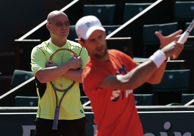 Djokovic đang bắt đầu làm việc cùng Agassi từ Roland Garros