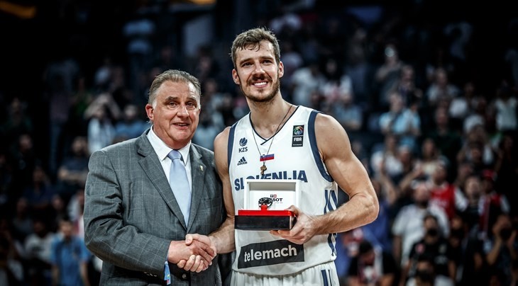 Goran Dragic được chọn làm MVP của giải bóng rổ vô địch châu Âu 2017