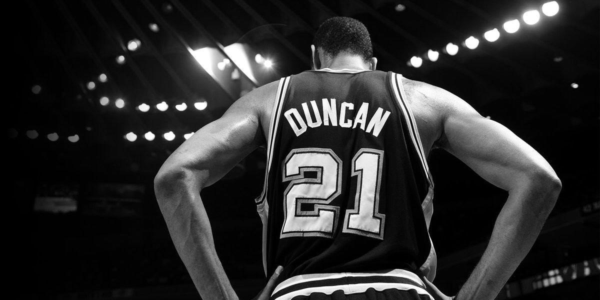 San Antonio Spurs treo vĩnh viễn chiếc áo số 21 của Tim Duncan