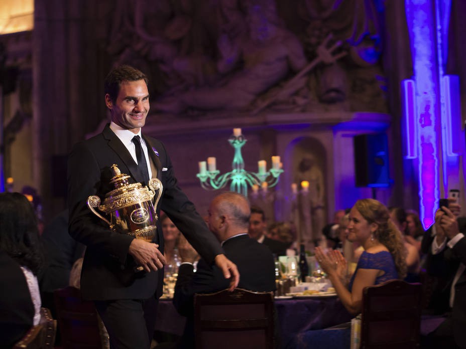 Sau bữa tiệc xuyên đêm, Federer sẽ trở lại chế độ ăn uống thường ngày