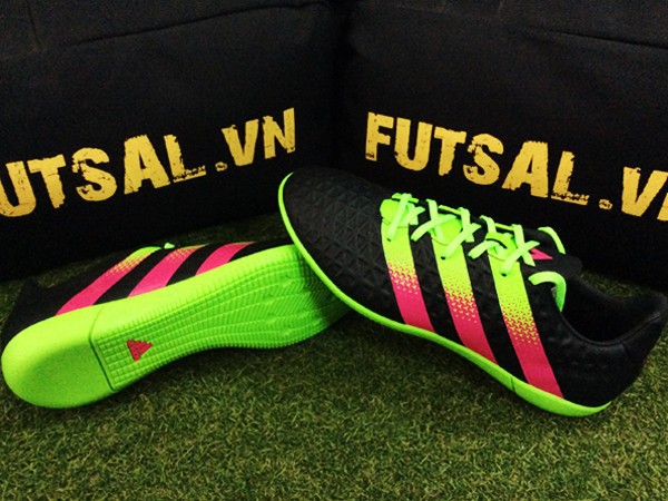 Giày thuộc nhãn hiệu Adidas (phía trên) và Nike (phía dưới) thích hợp hơn với người chơi có dạng chân nhỏ. Ảnh: Futsal.vn
