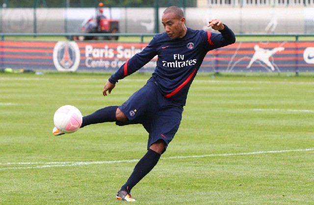 Arnaud khi còn thi đấu cho PSG