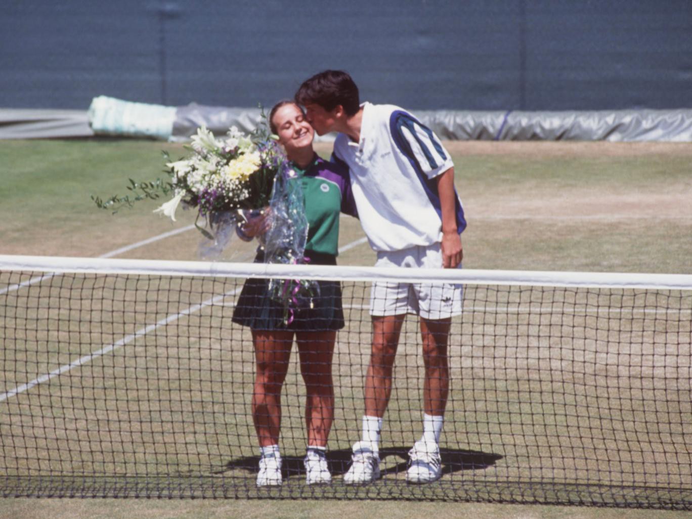 Tim Henman tới thăm Caroline Hall ngay ngày hôm sau