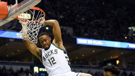 Jabari Parker phải ngồi dự bị vì tiết lộ thông tin trong phòng thay đồ