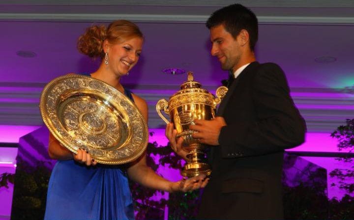 Kvitova và Djokovic với danh hiệu vô địch và tấm séc 1,1 triệu bảng