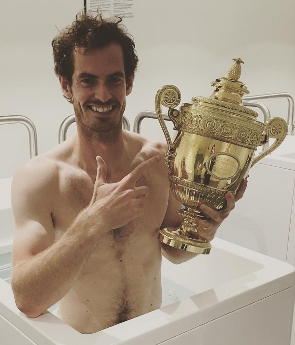 Murray ăng mừng danh hiệu Wimbledon 2016 trong bồn tắm đá