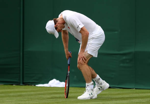 Murray tỏ ra mệt mỏi và khó chịu khi tập luyện trước thềm Wimbledon