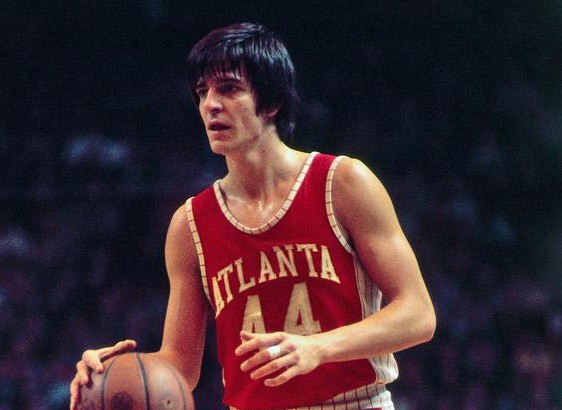 Atlanta Hawks treo vĩnh viễn chiếc áo số 44 của Pete Maravich