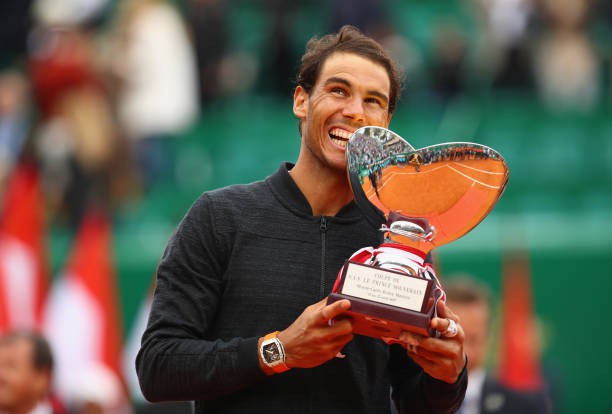 Nadal là tay vợt đầu tiên vô địch một giải đấu 10 lần