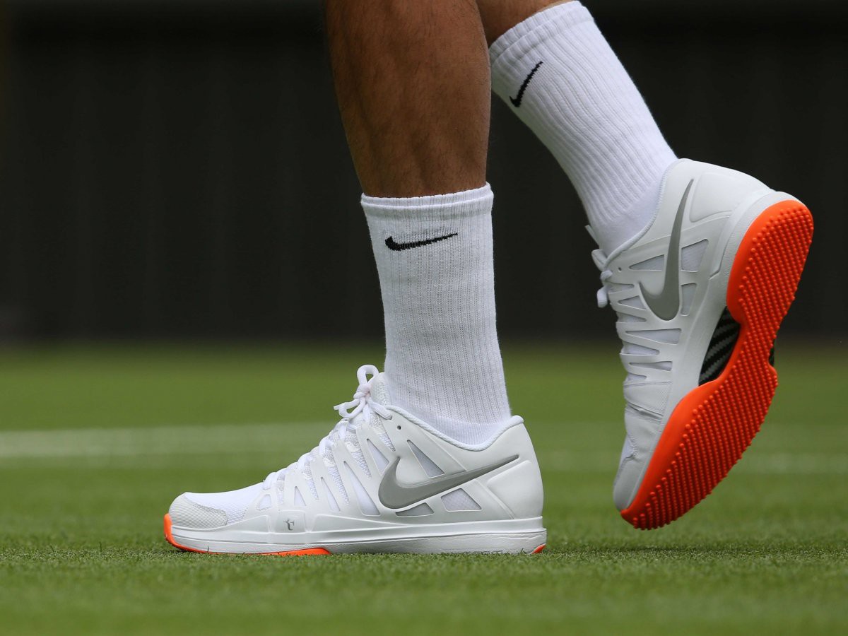 Federer phải đổi giày thi đấu tại Wimbledon 2013