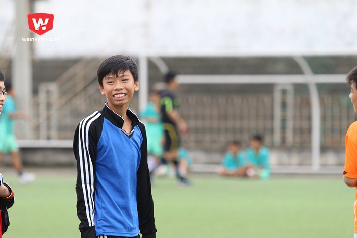 Niềm vui của thủ môn trường Tứ Minh sau trận thắng trước trường Ái Quốc.