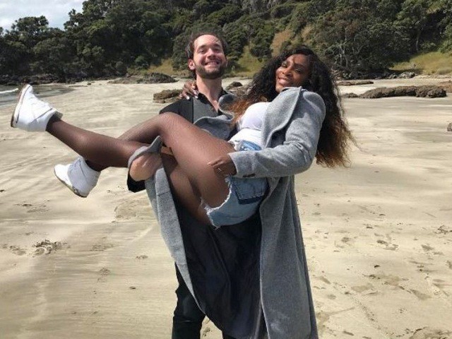 Hình ảnh mới nhất của Serena và hôn phu Alexis Ohanian 