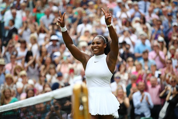 Serena Williams cân bằng kỷ lục 22 Grand Slam của Steffi Graf