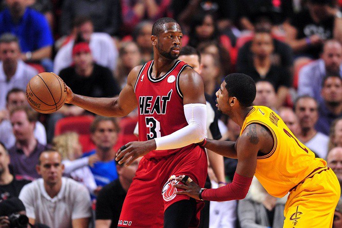 Những màn post-up đặc trưng của D-Wade thời đỉnh cao tại Miami Heat.