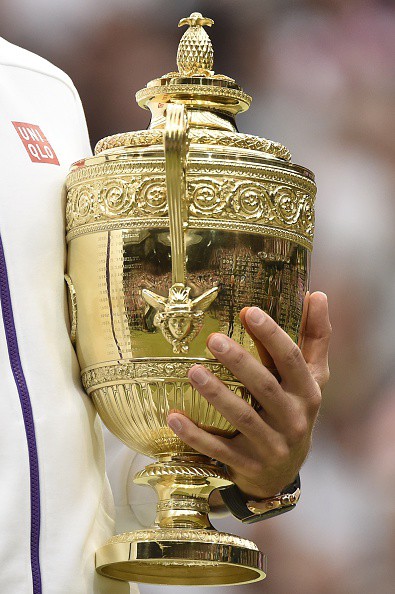 Quả dứa trên chiếc cúp vô địch đơn nam Wimbledon
