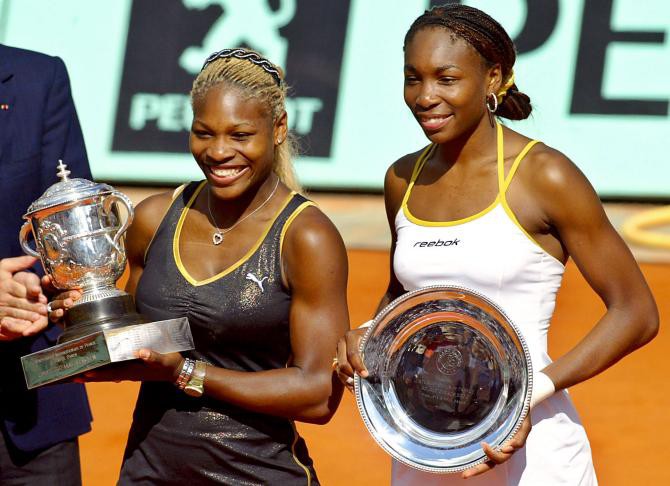 Tiền thưởng của Roland Garros bắt đầu được chia đều ở giải nam và nữ từ năm 2007, với sự đấu tranh rất lớn của Venus Williams. Tuy nhiên, Venus mới chỉ vô địch nội dung đôi nam nữ (với Justin Gimelstob) và đôi nữ cùng cô em Serena chứ chưa từng lên ngôi tại nội dung đơn. Thành tích tốt nhất của Venus là lọt vào trận chung kết năm 2002 trước khi để thua Serena với tỷ số 0-2/