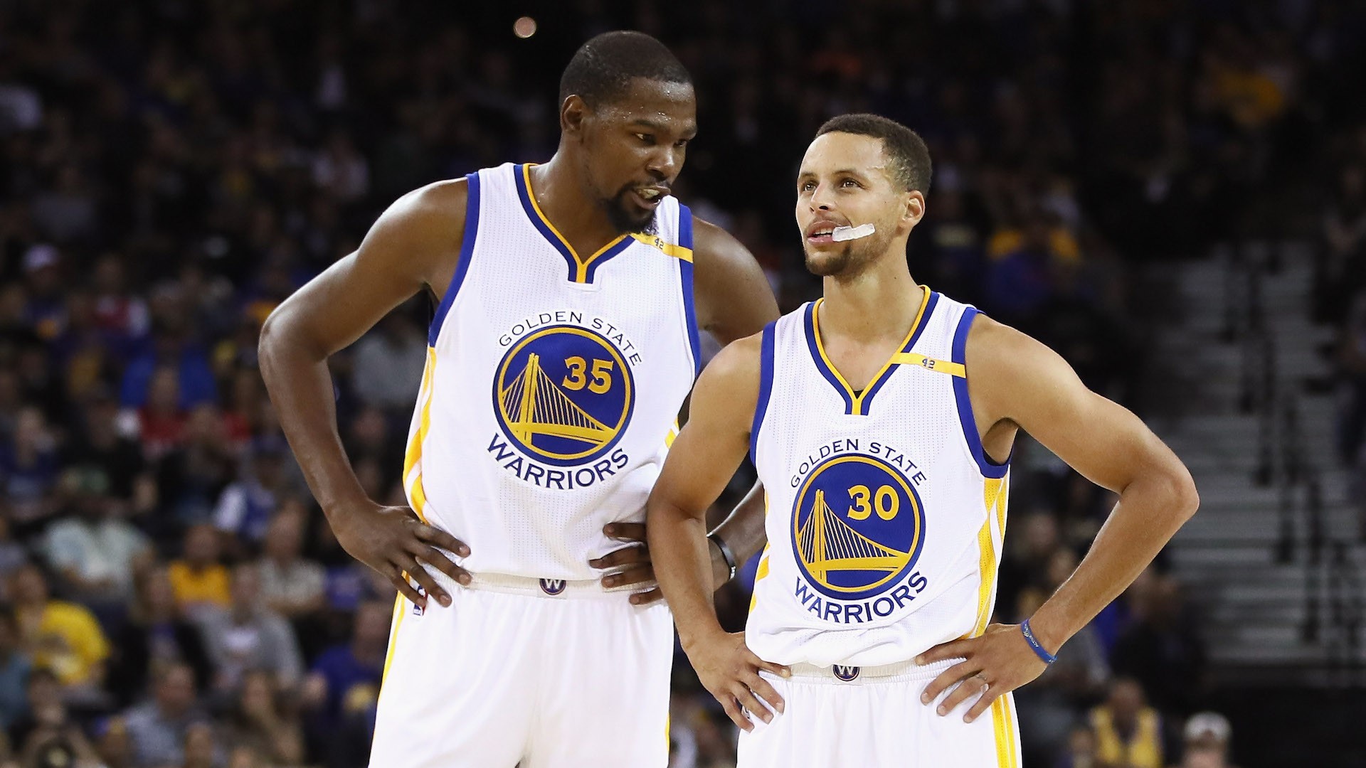 Kevin Durant giờ đã cùng chiến tuyến với Stephen Curry