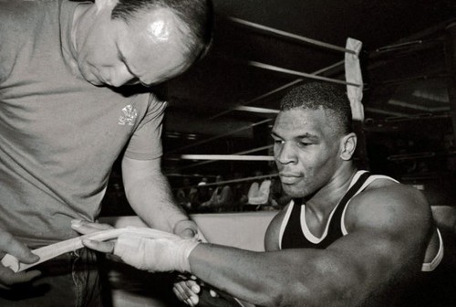 mike tyson kevin rooney