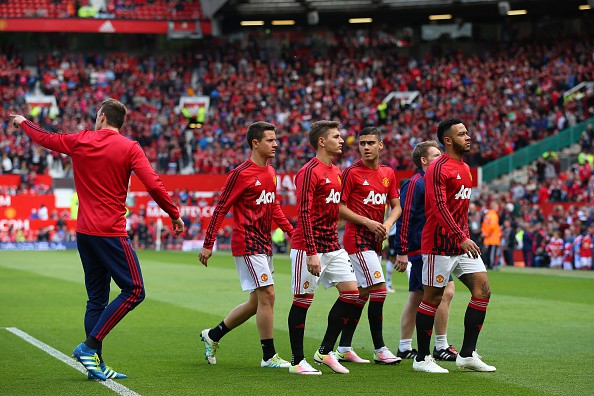 Đêm qua, trận đấu giữa Man Utd và Bournemouth đã bị hủy vì nghi ngờ có bom, nhưng hóa ra đây chỉ là 1 thiết bị diễn tập bị bỏ quên