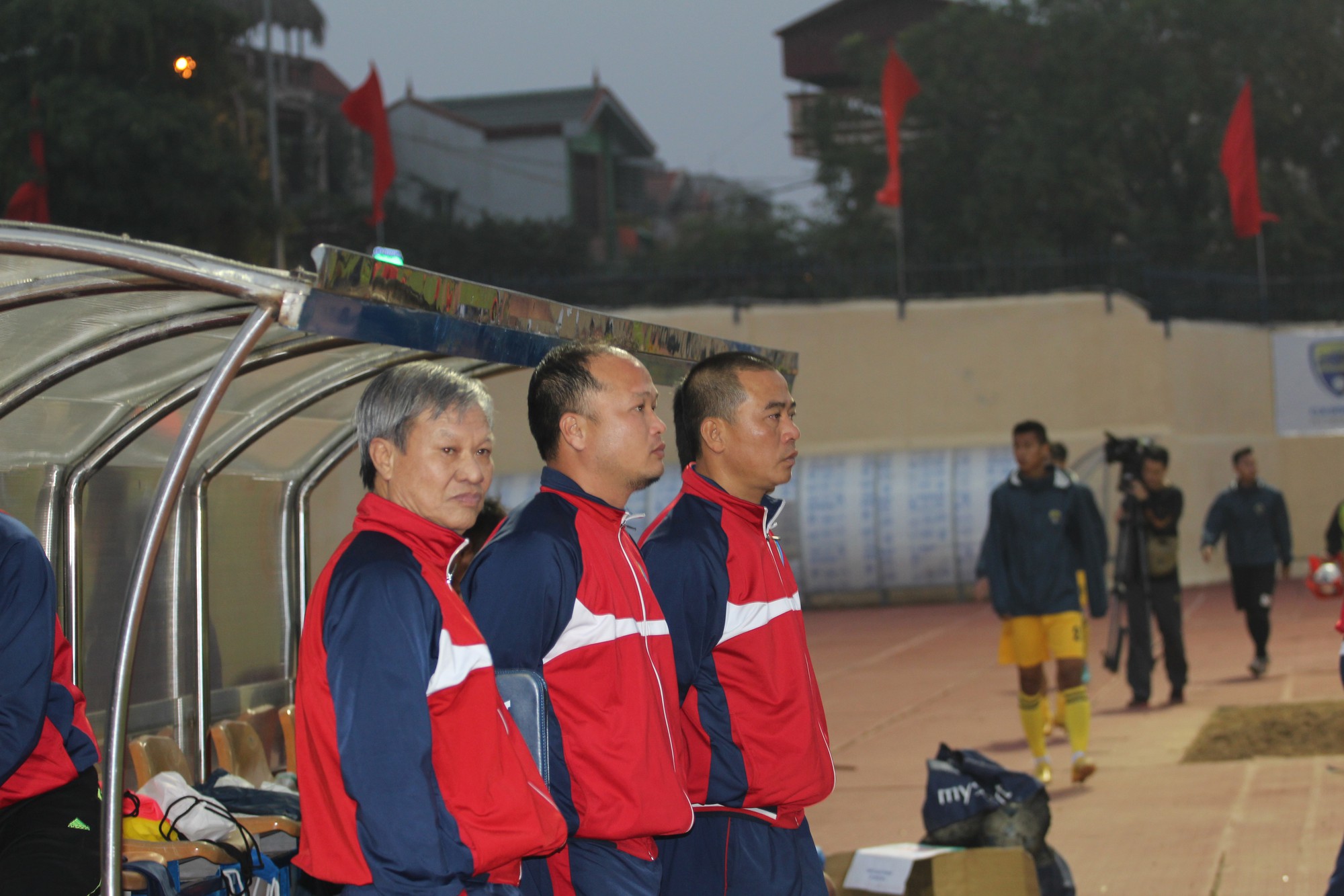 GĐKT Lê Thụy Hải và HLV Hoàng Thanh Tùng vẫn còn nhiều việc phải làm để giúp FLC Thanh Hóa chinh phục chức vô địch V.League