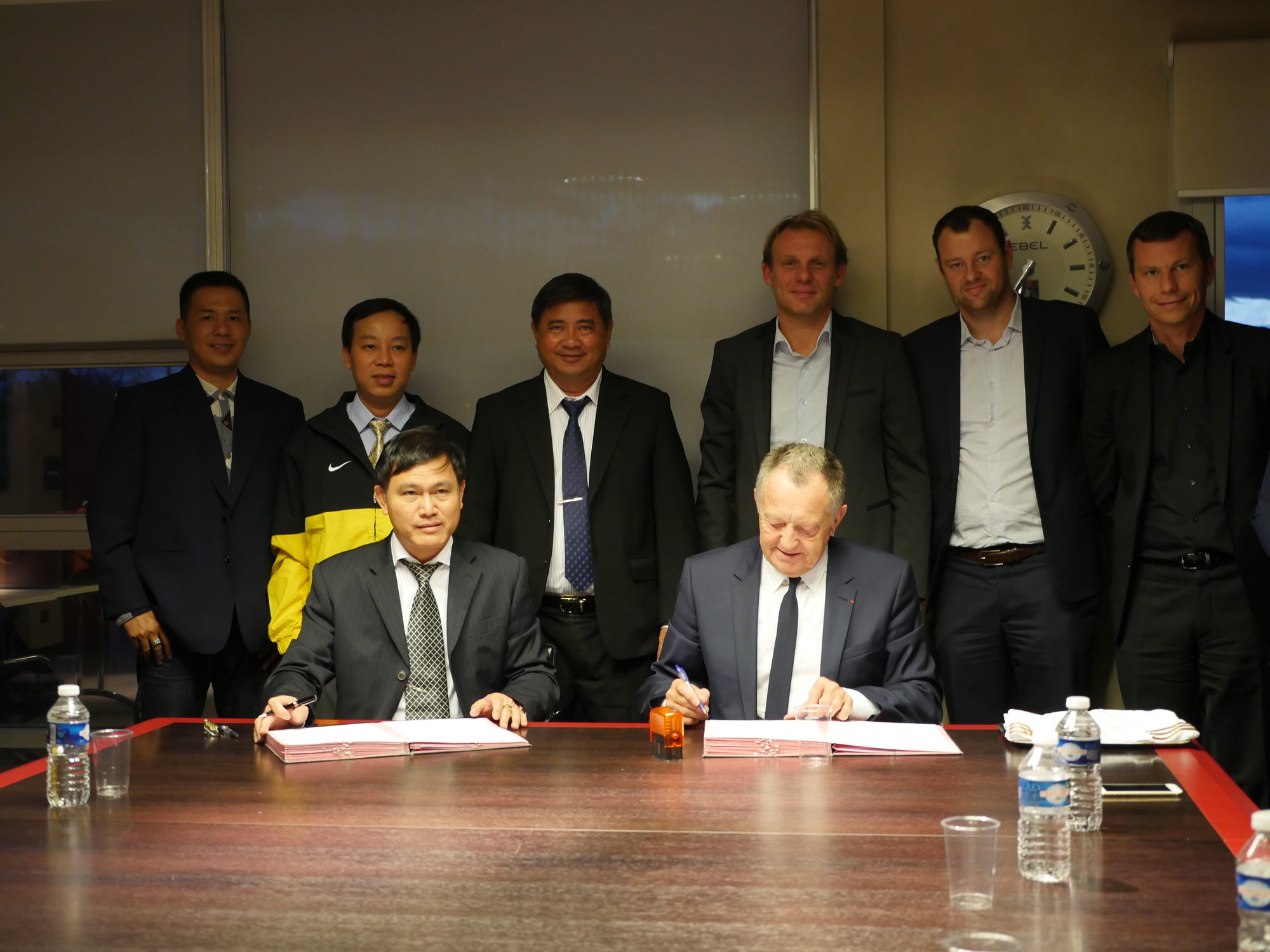Lễ ký kết thỏa thuận hợp tác giữa Liên đoàn bóng đá TP.HCM (HFF) và CLB Lyon