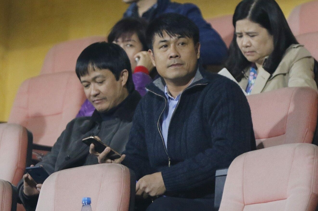 HLV Nguyễn Hữu Thắng liên tục đi dự khán các trận đấu tại V-League trong các vòng đấu qua