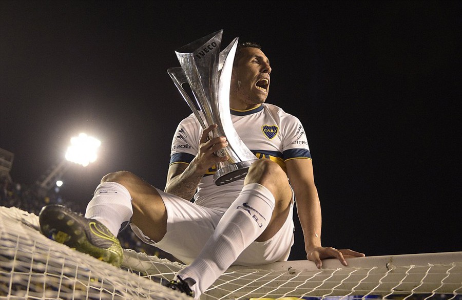 Giống như Zlatan Ibrahimovic, Carlos Tevez xứng đáng được gọi là “Ngài vô địch” khi anh đi đến đâu là giành cúp ở đó
