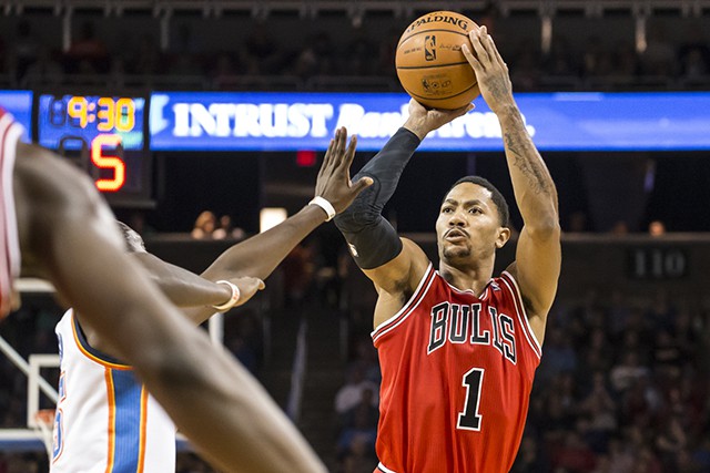 Trở lại sau chấn thương, Derrick Rose tận dụng tối đa những cú ném xa thay vì tấn công vào bên trong khu vực hình thang.