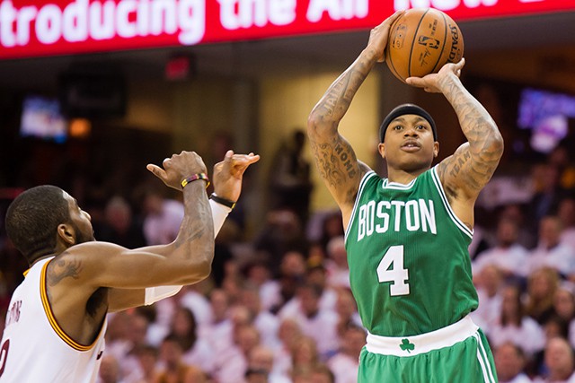 Isaiah Thomas đã tự tay mình giúp đưa Boston Celtics đến 30 trận thắng nhờ vào những cú clutch shot cuối trận.
