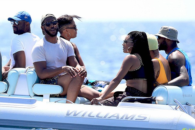 Gia đình nhà LeBron James, Chris Paul và Dwanye Wade cùng đi nghỉ mát tại Ibiza.