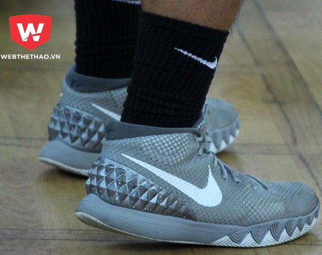 Nguyễn Tâm Phúc rất ưa chuộng những mẫu giày cổ thấp, điển hình là mẫu Nike Kobe 11 mà anh đã sử dụng trong cả VBA 2016 và mùa giải ABL vừa qua.