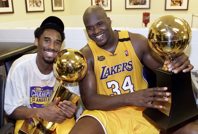 3 cúp vô địch liên tiếp đến với Lakers nhờ vào bộ đôi Kobe và Shaq.