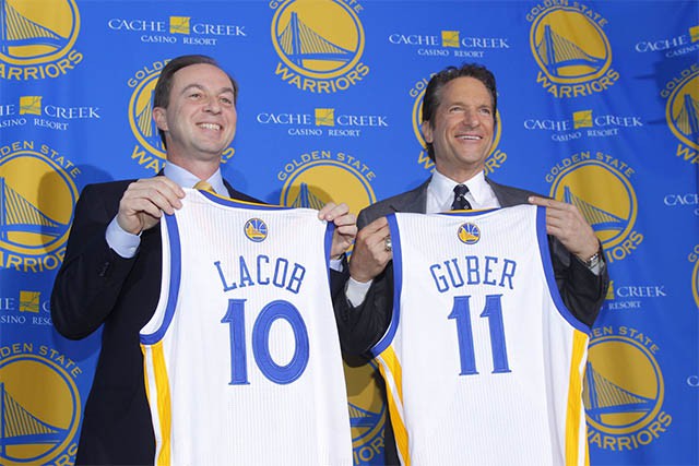 Những nhà đầu tư như Joe Lacob hay Peter Guber có lẽ quá hiểu về khoản thâm hụt này.