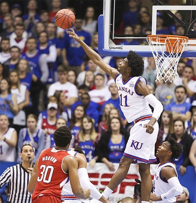 Josh Jackson chơi toàn diện ở vị trí tiền phong nhưng điểm mạnh của anh là phòng ngự.