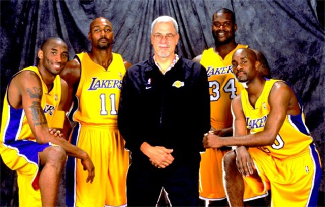 Tính cả HLV Phil Jackson, Lakers 2003 có tới 5 Hall of Famer.