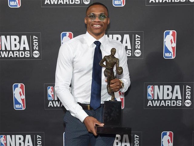 Russell Westbrook khép lại mùa bóng kỷ lục bằng MVP