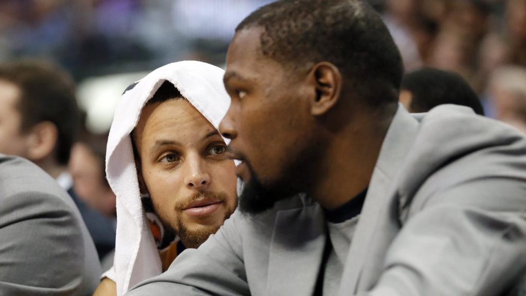 Nếu không có Curry, Durant không thể được như ngày hôm nay, nhưng Curry đã từng làm được điều đó khi không có Durant