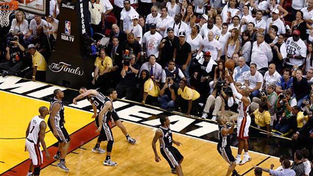 Ray Allen với kiệt tác trong chung kết NBA 2012-13 thắng San Antonio Spurs.