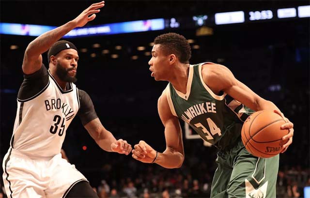 Sự năng nổ của Antetokounmpo (34) giúp Bucks hoàn toàn chiếm lĩnh thế trận.