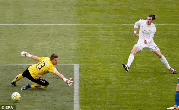 Khi Gareth Bale nâng tỷ số lên 3-0 ở phút 50, số phận trận đấu coi như ngã ngũ.